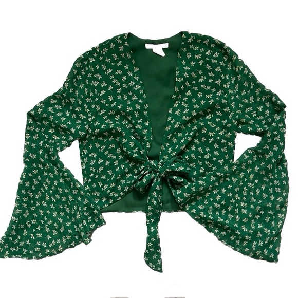 Urban Outfitters Leafy Green Tie-Front Bell Sleeve Blouse EUC - Picture 7 of 10